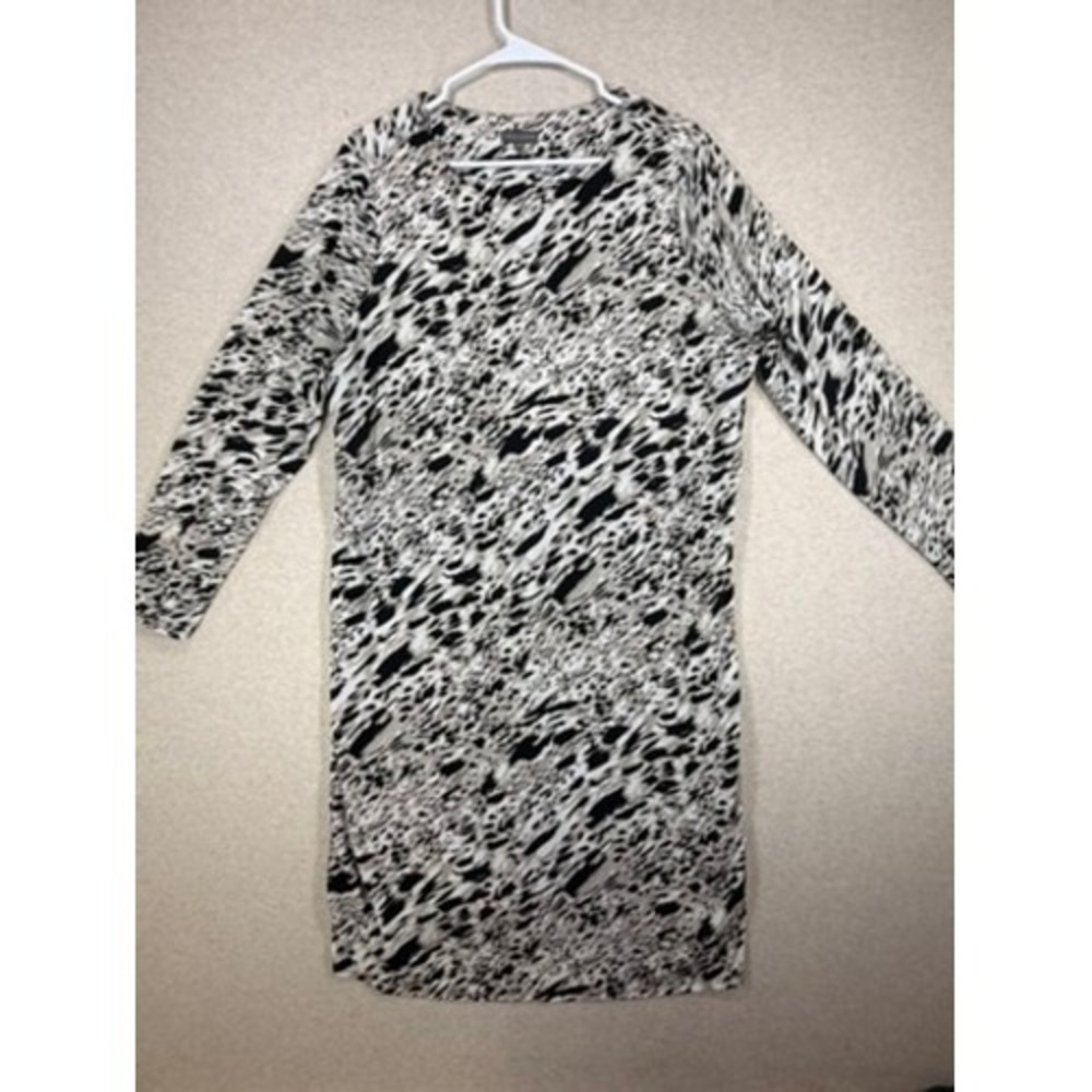 Vince Camuto Shift Dress Womens 1X Black White Excellent Abstract Animal Print